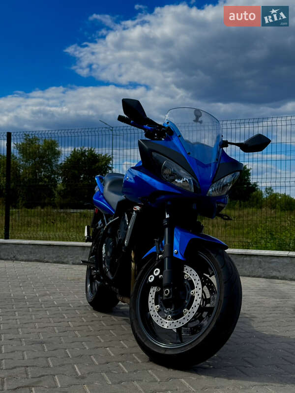 Yamaha FZ6 S2