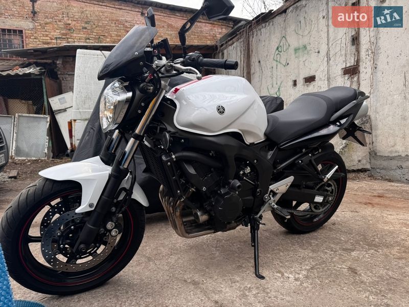 Спортбайк Yamaha FZ6 S2