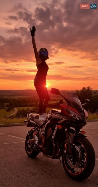 Мотоцикл Спорт-туризм Yamaha FZ6 S