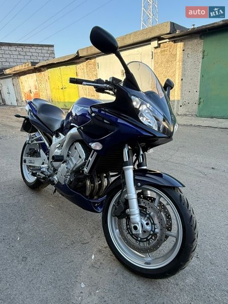 Мотоцикл Туризм Yamaha FZ6 S