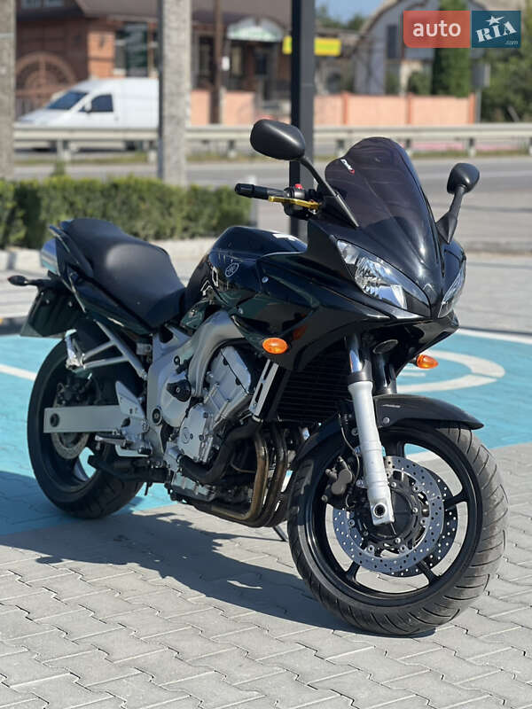 Мотоцикл Классик Yamaha FZ6