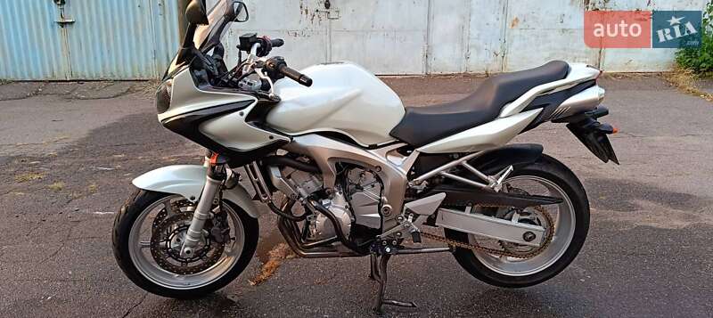 Мотоцикл Спорт-туризм Yamaha FZ6