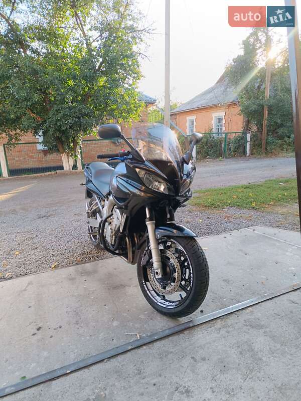 Мотоцикл Туризм Yamaha FZ6