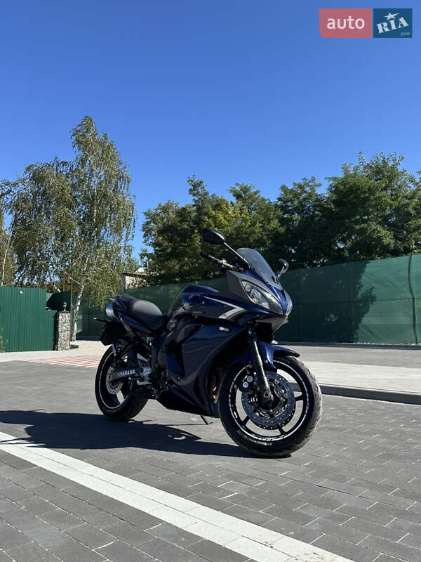 Мотоцикл Спорт-туризм Yamaha FZ6