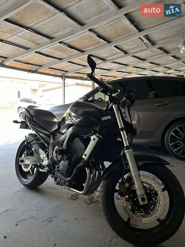 Мотоцикл Классик Yamaha FZ6