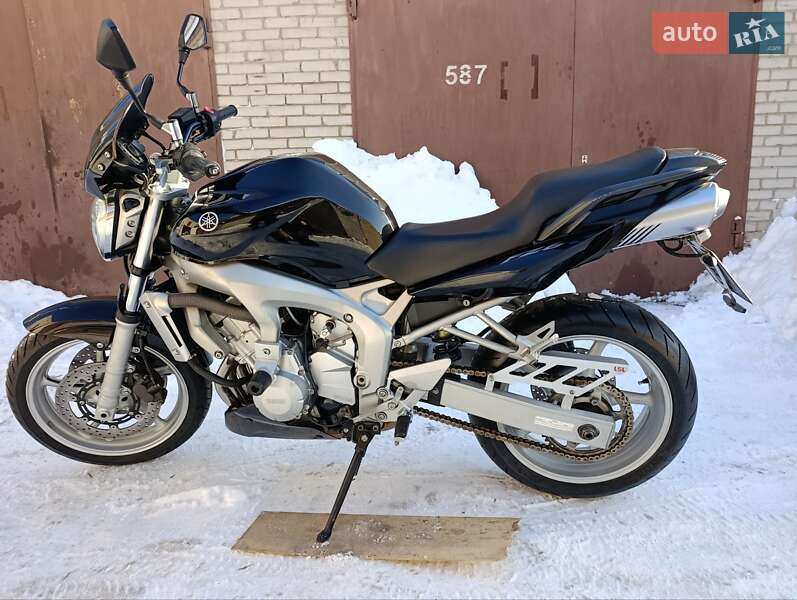 Yamaha FZ6