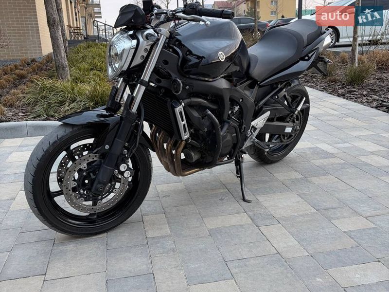 Yamaha FZ6