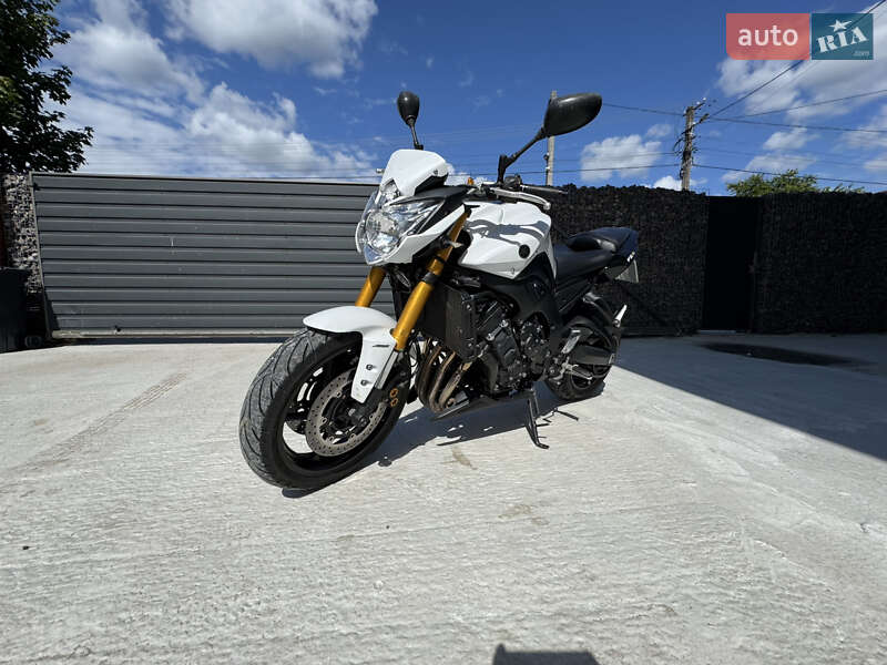 Yamaha FZ8