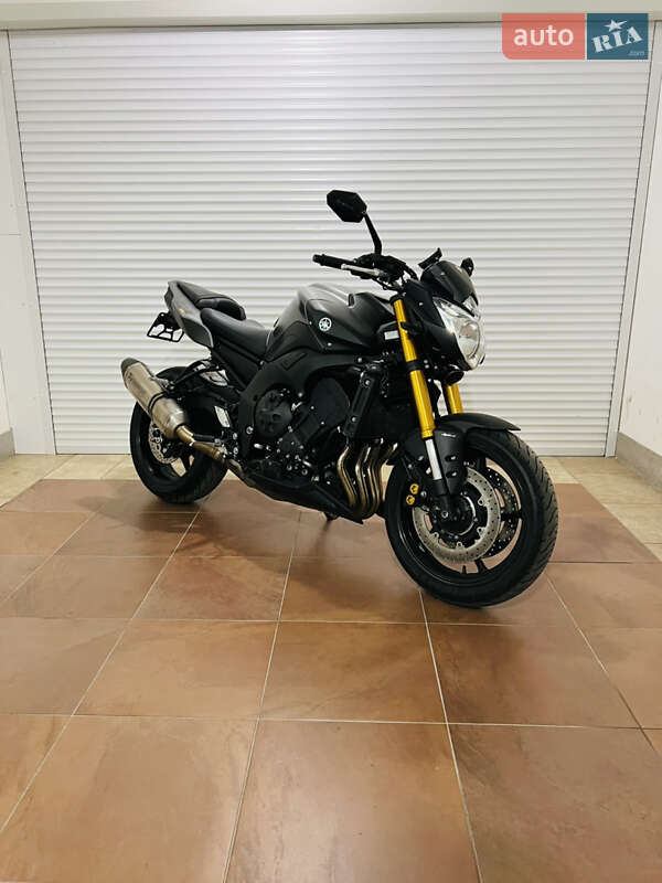 Мотоцикл Без обтекателей (Naked bike) Yamaha FZ8