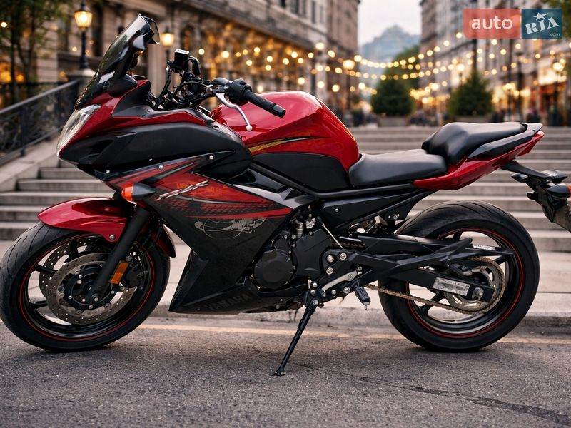 Вантажні моторолери, мотоцикли, скутери, мопеди Yamaha FZR 600R