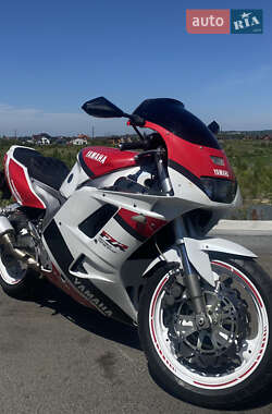 Yamaha FZR  1992