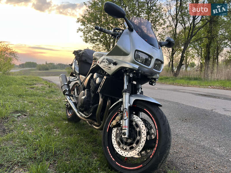 Мотоцикл Без обтекателей (Naked bike) Yamaha FZR