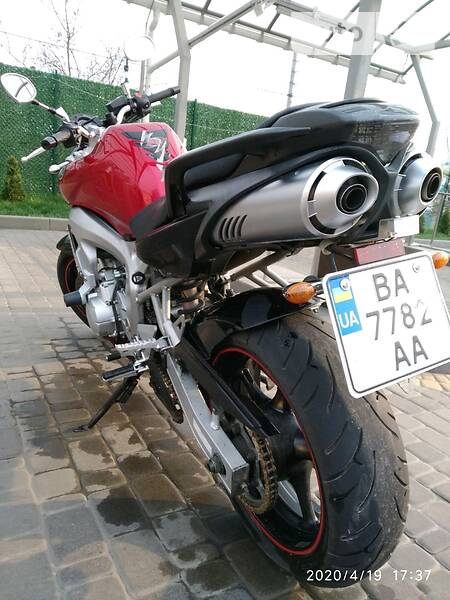 Yamaha FZS 600 Fazer