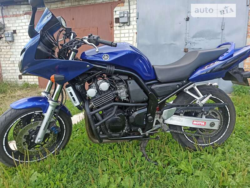 Мотоцикл Классик Yamaha FZS 600 Fazer