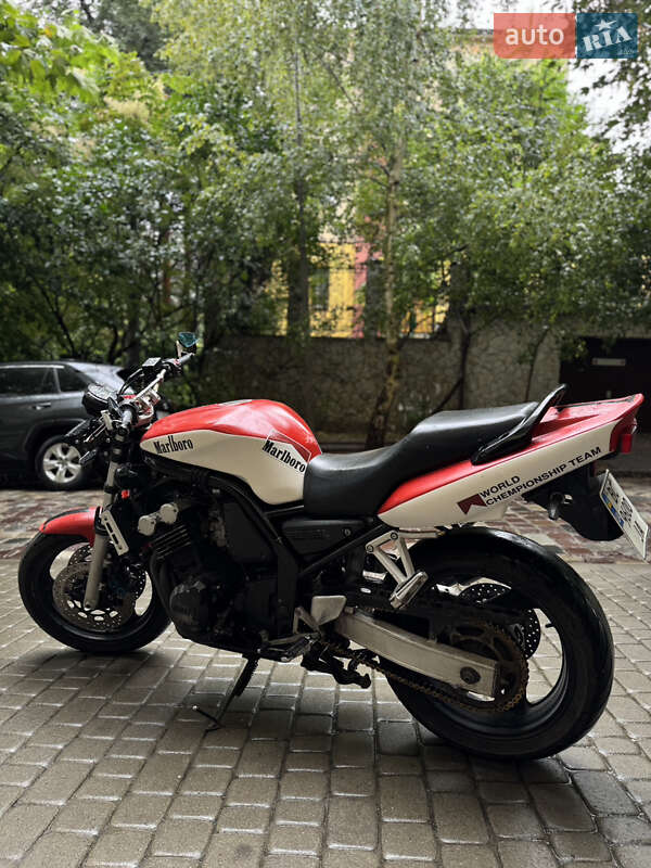 Мотоцикл Кастом Yamaha FZS 600 Fazer