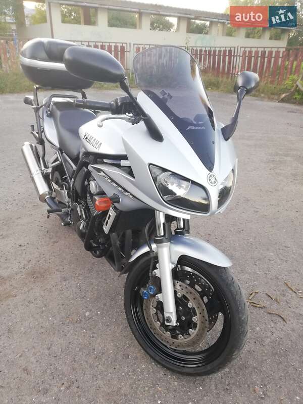 Мотоцикл Спорт-туризм Yamaha FZS