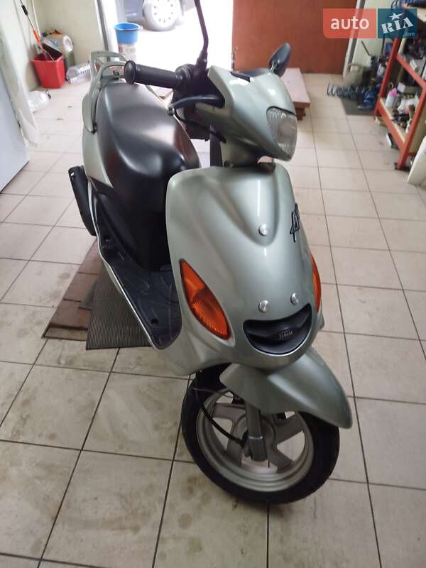 Yamaha Grand Axis