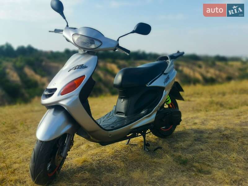 Скутер Yamaha Grand Axis