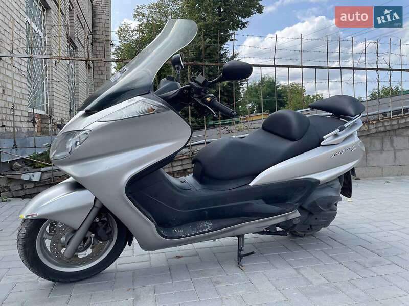 Макси-скутер Yamaha Majesty 400