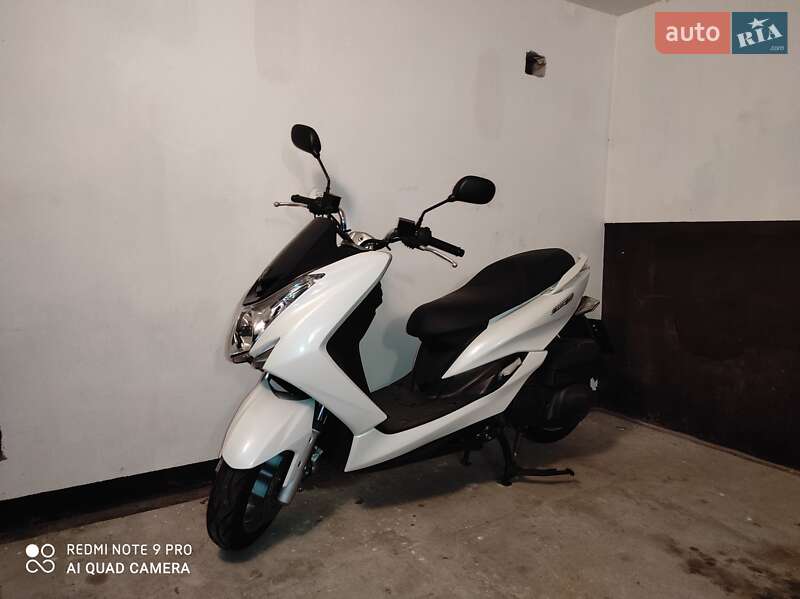 Yamaha Majesty