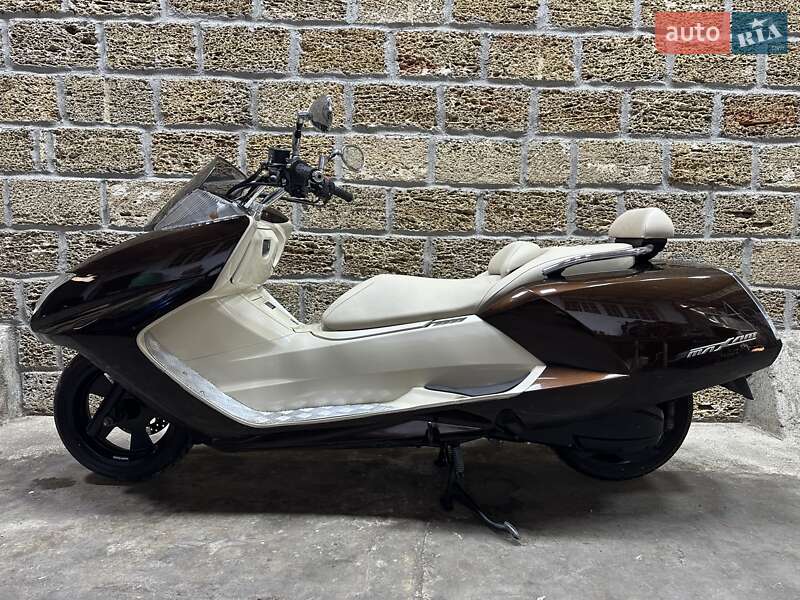 Макси-скутер Yamaha Maxam 250