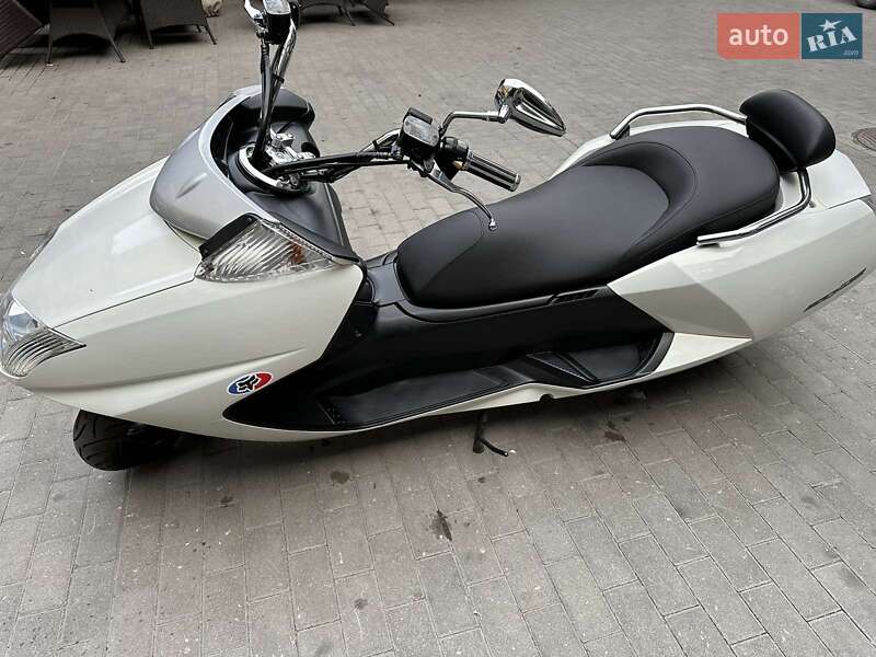 Yamaha Maxam