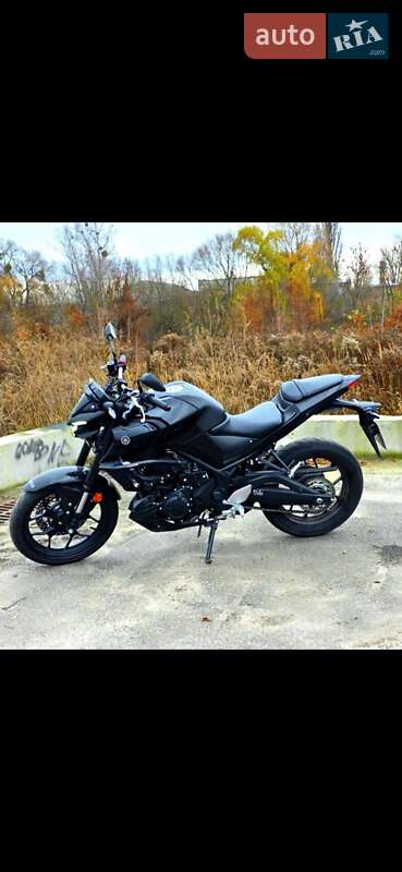 Yamaha MT-03