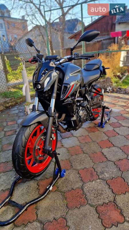 Мотоцикл Без обтекателей (Naked bike) Yamaha MT-07