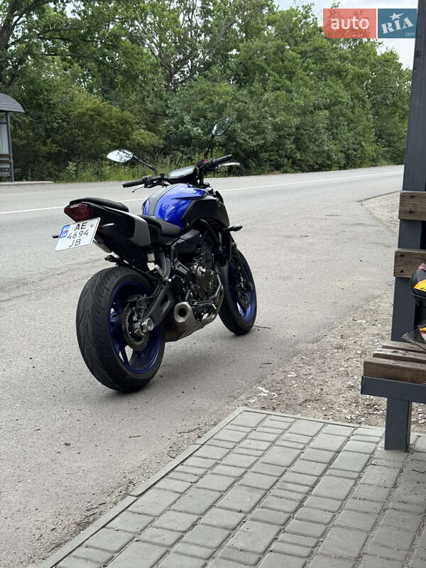 Мотоцикл Без обтікачів (Naked bike) Yamaha MT-07