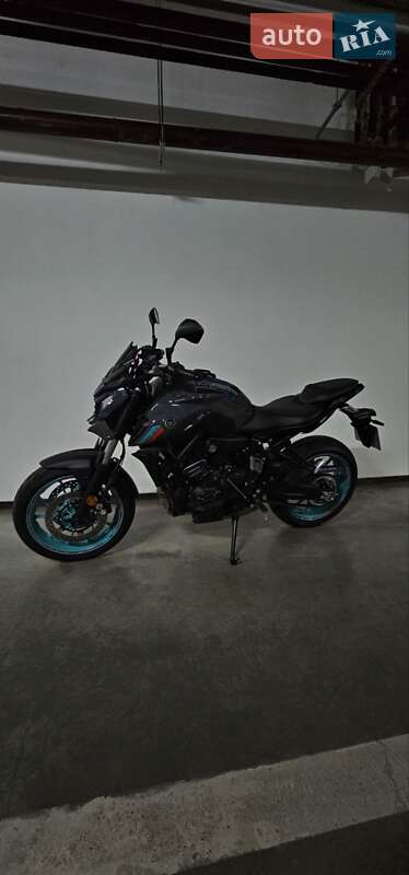 Спортбайк Yamaha MT-07