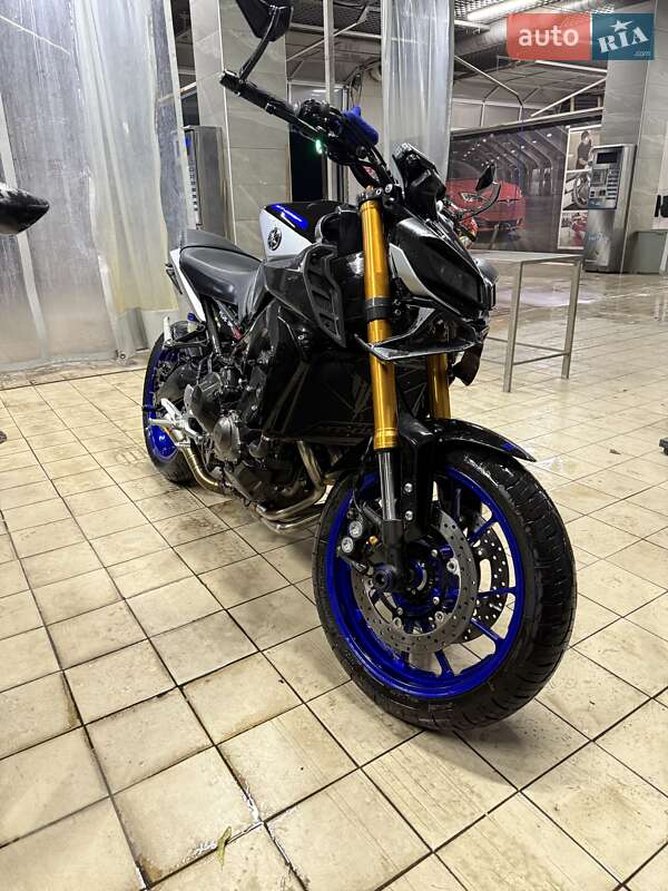 Мотоцикл Спорт-туризм Yamaha MT-09 SP