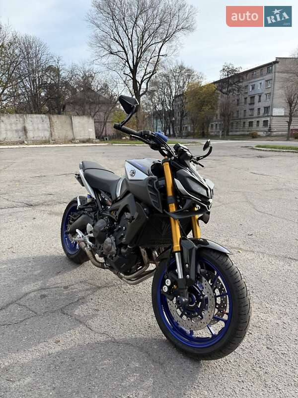 Мотоцикл Спорт-туризм Yamaha MT-09 SP