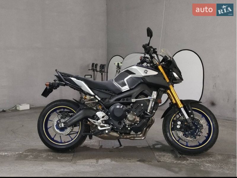 Мотоцикл Туризм Yamaha MT-09 SP