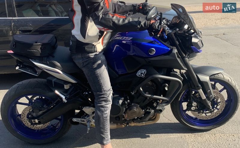 Спортбайк Yamaha MT-09