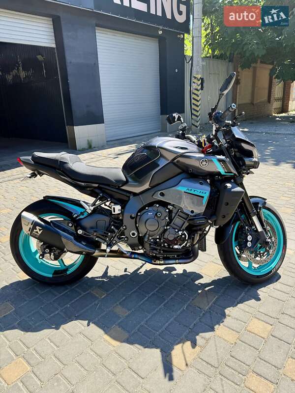 Спортбайк Yamaha MT-10