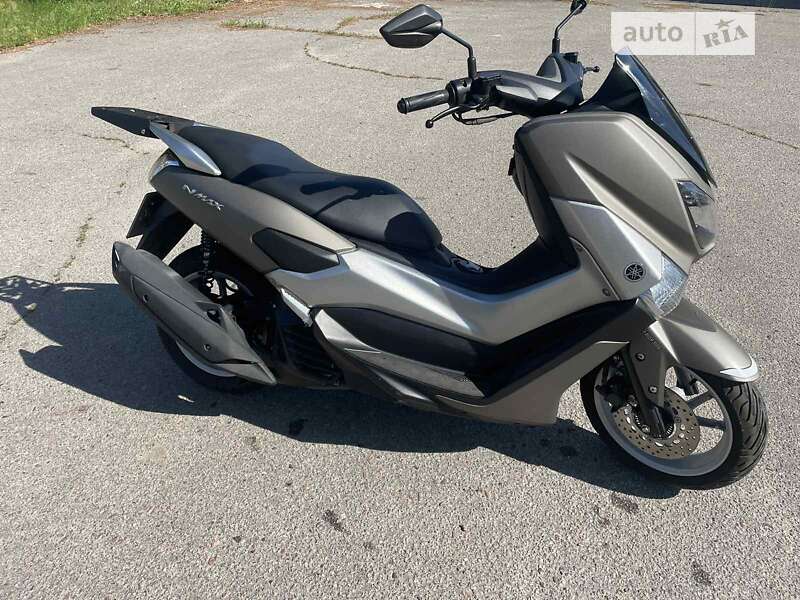 Скутер Yamaha NMax