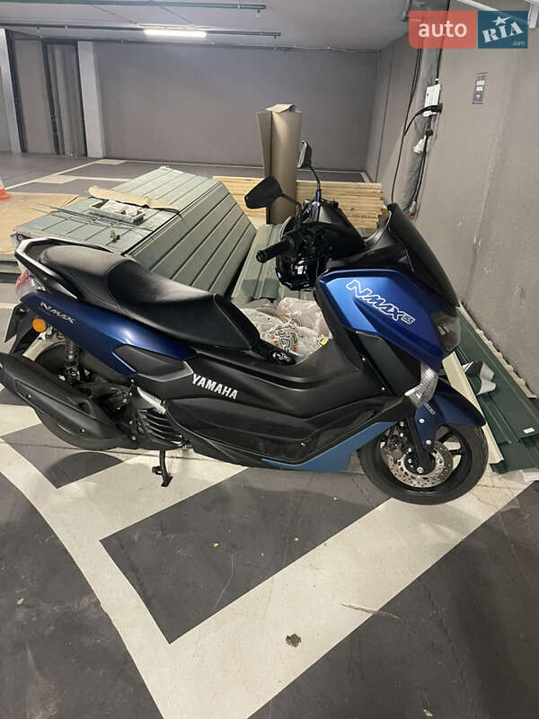 Макси-скутер Yamaha NMax