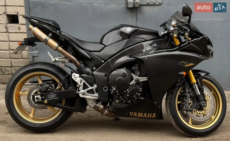 Yamaha R1 2011