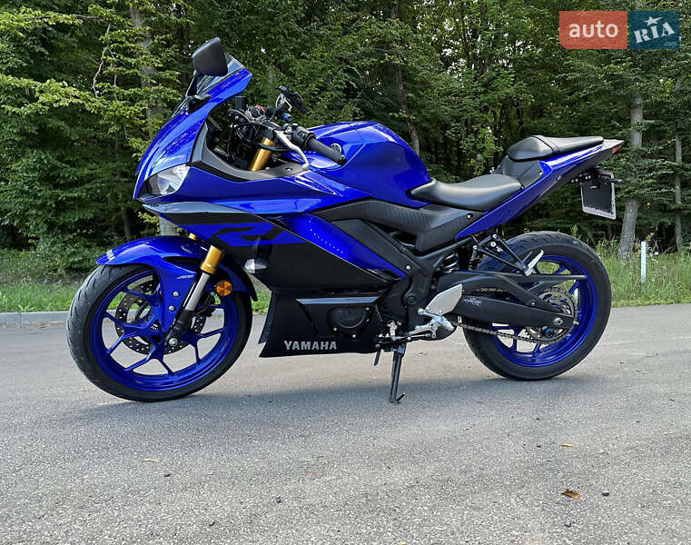 Yamaha R3