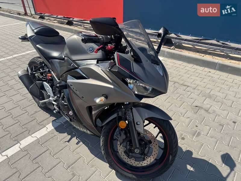 Мотоцикл Спорт-туризм Yamaha R3