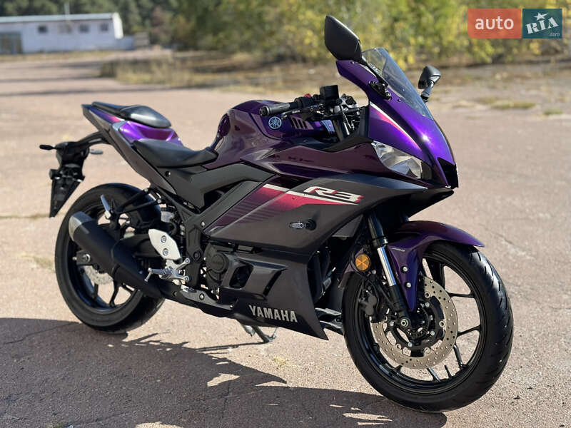 Мотоцикл Без обтекателей (Naked bike) Yamaha R3