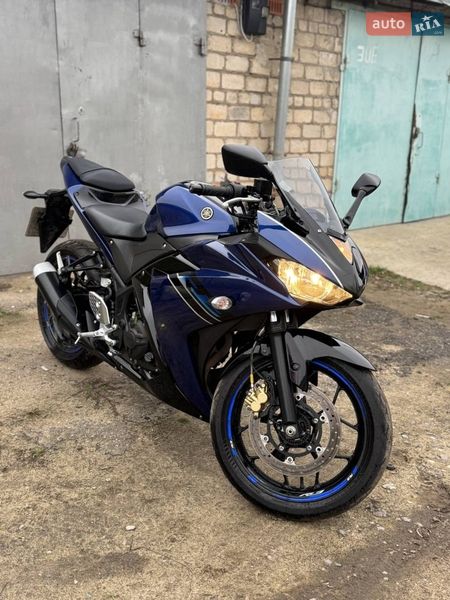 Мотоцикл Спорт-туризм Yamaha R3