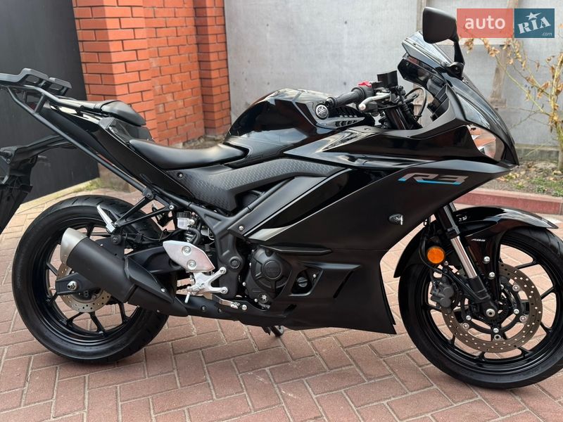 Мотоцикл Без обтікачів (Naked bike) Yamaha R3