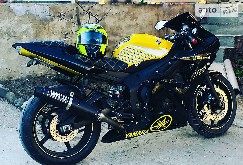 Спортбайк Yamaha R6