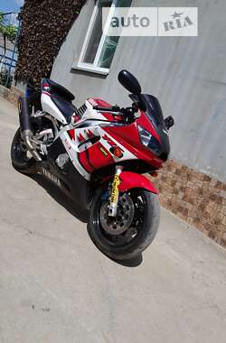 Yamaha R6  2001