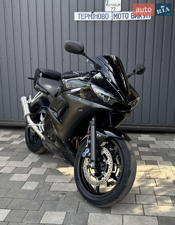 Yamaha R6