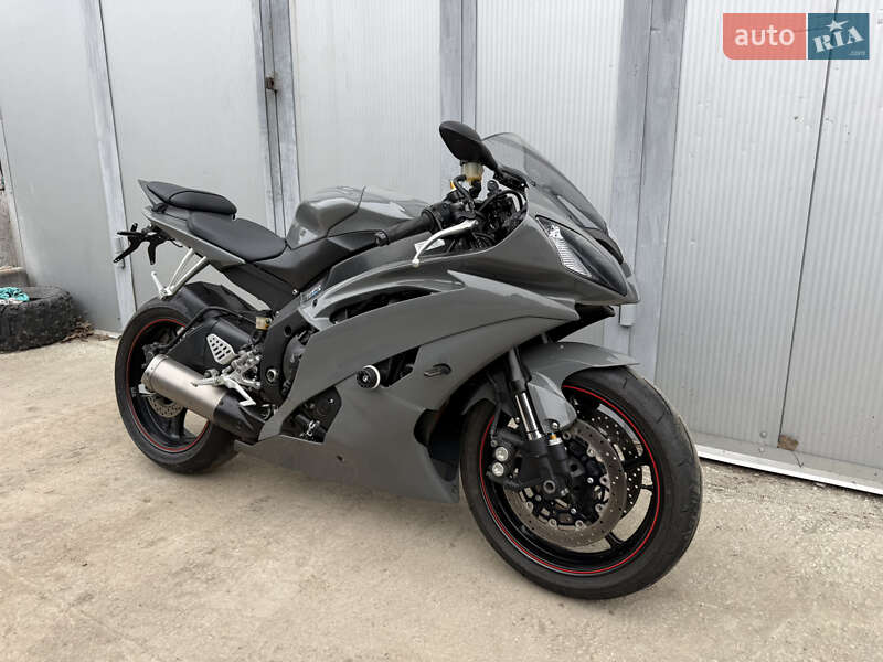 Yamaha R6