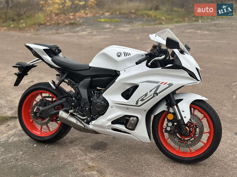 Мотоцикл Спорт-туризм Yamaha R7