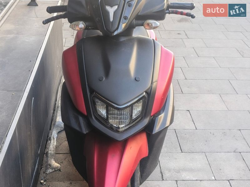 Скутер Yamaha RayZR