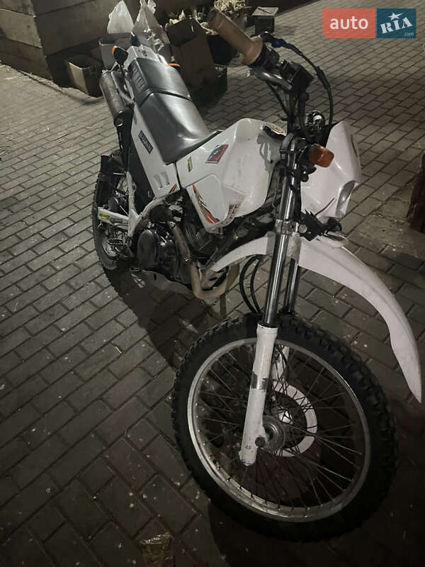 Мотоцикл Внедорожный (Enduro) Yamaha Serow 250